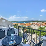 Apartment Family-friendly With Swimming Pool - 16655 Murter