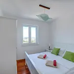 Family-friendly With Swimming Pool - 16655 Apartment *