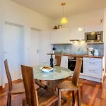 Family-friendly With Swimming Pool - 16655 Apartment