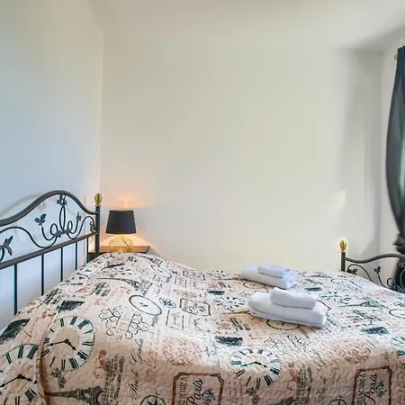 Apartmán Family-friendly With Swimming Pool - 16655 Murter