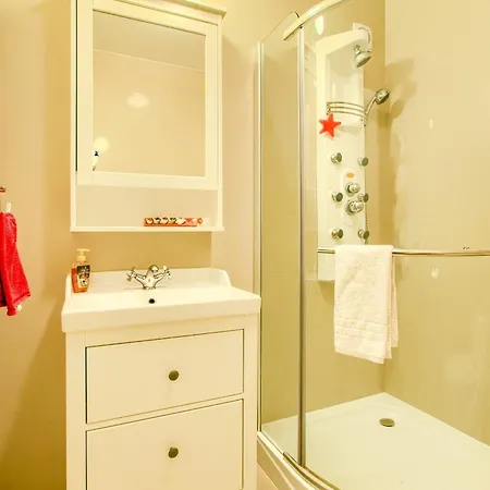 Family-friendly With Swimming Pool - 16655 Murter