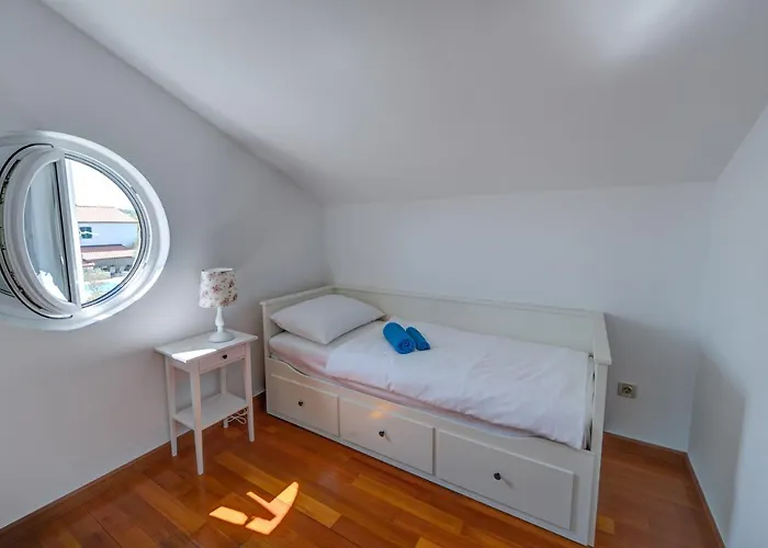 Family-friendly With Swimming Pool - 16655 *