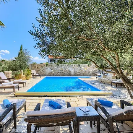 Апартаменты Family-friendly With Swimming Pool - 16655 Муртер