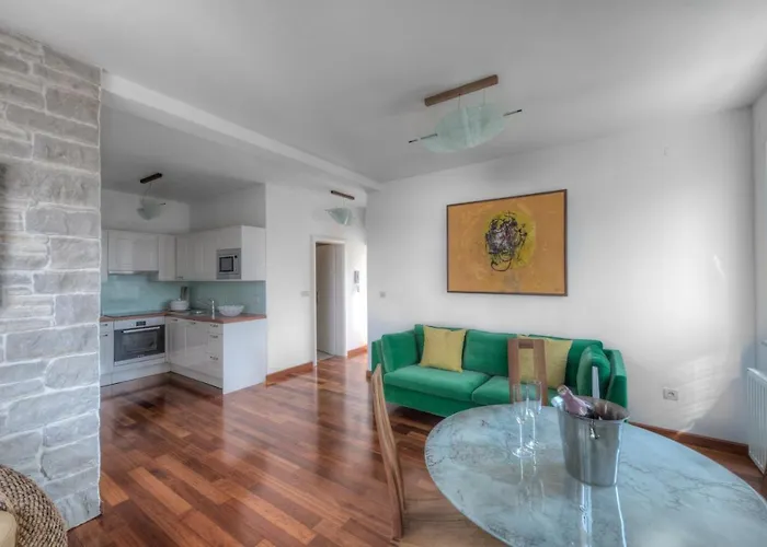 Апартаменты Family-friendly With Swimming Pool - 16655 *